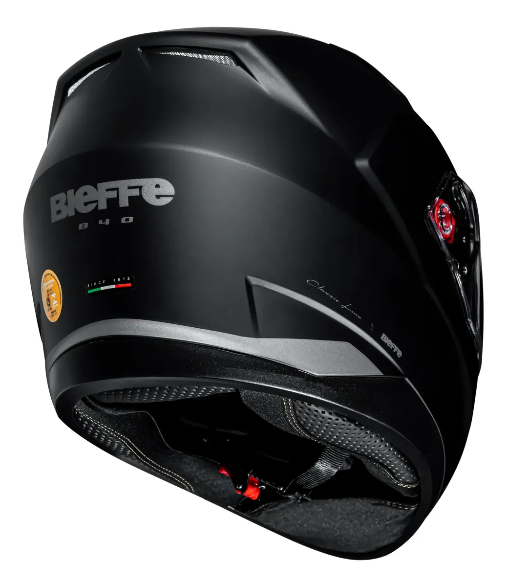 Capacete Bieffe B40 Classic, detalhe da entrada de ar e do fecho micrométrico