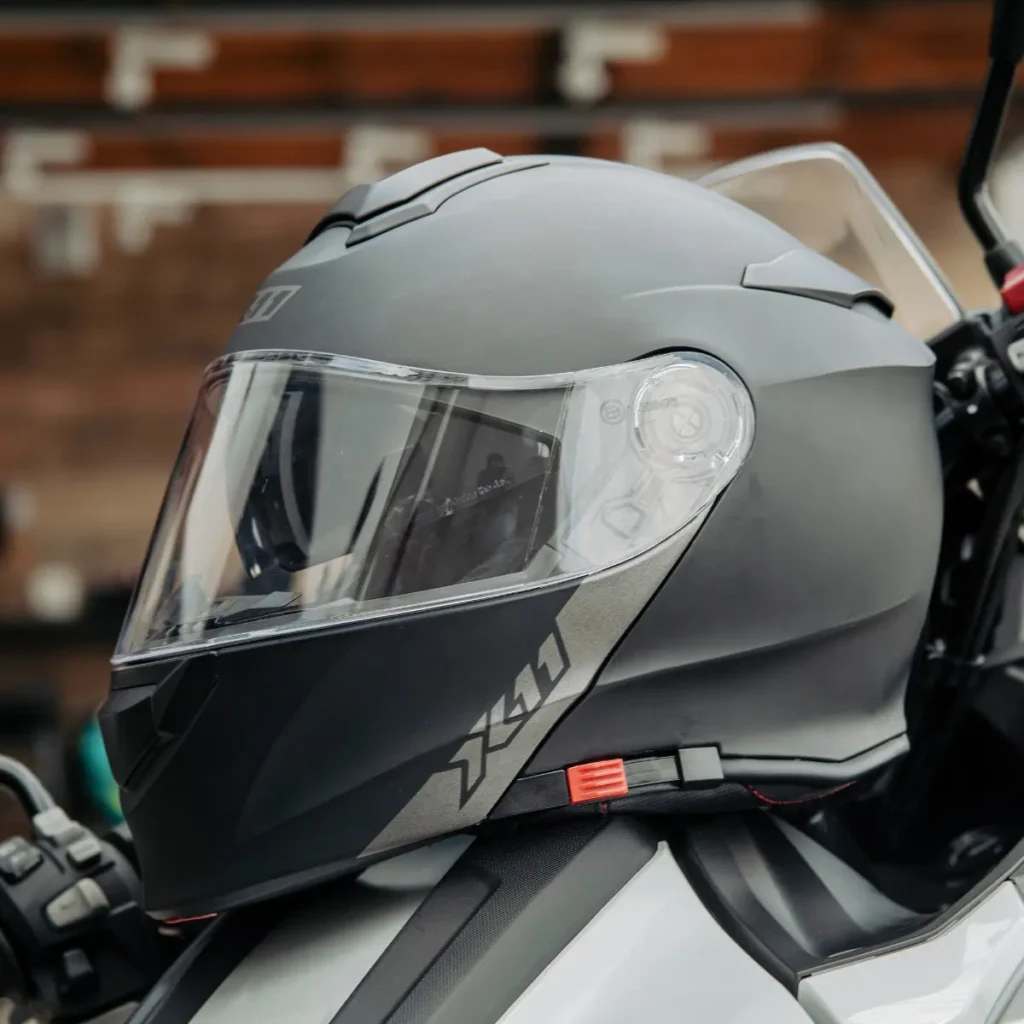 Capacete X11 Turner vale a pena? Review completo do escamoteável X11 Turner capacete escamoteável touring com sun visor, vista frontal