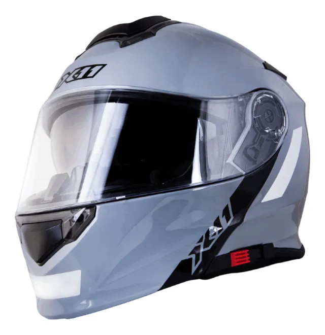 Capacete X11 Turner em outro ângulo, detalhe do acabamento fosco e da ventilação