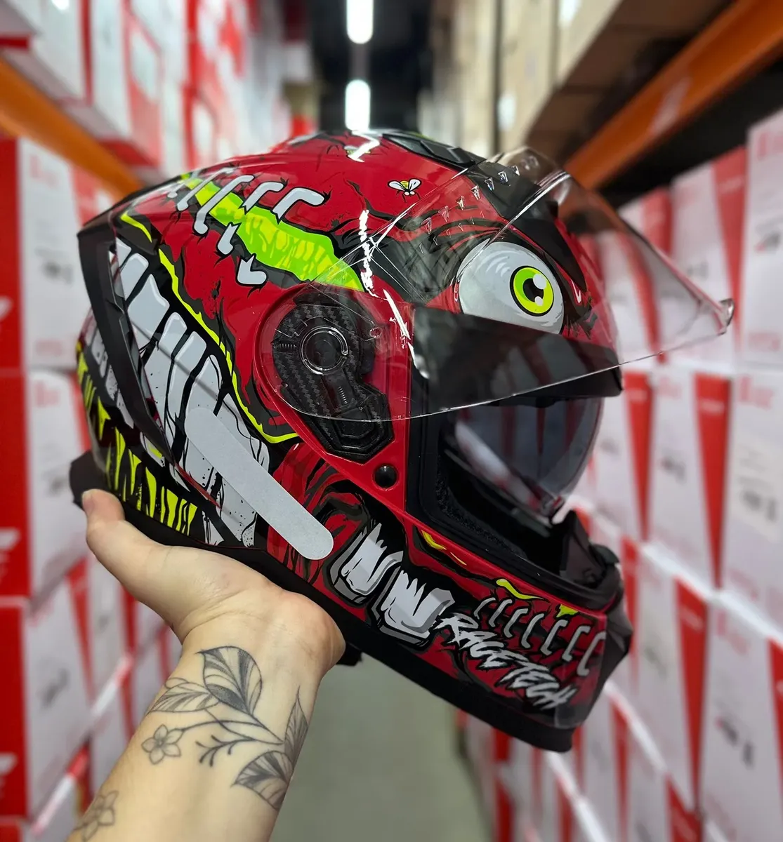 Capacete Race Tech Volt, opção de estilo esportivo até 500 reais